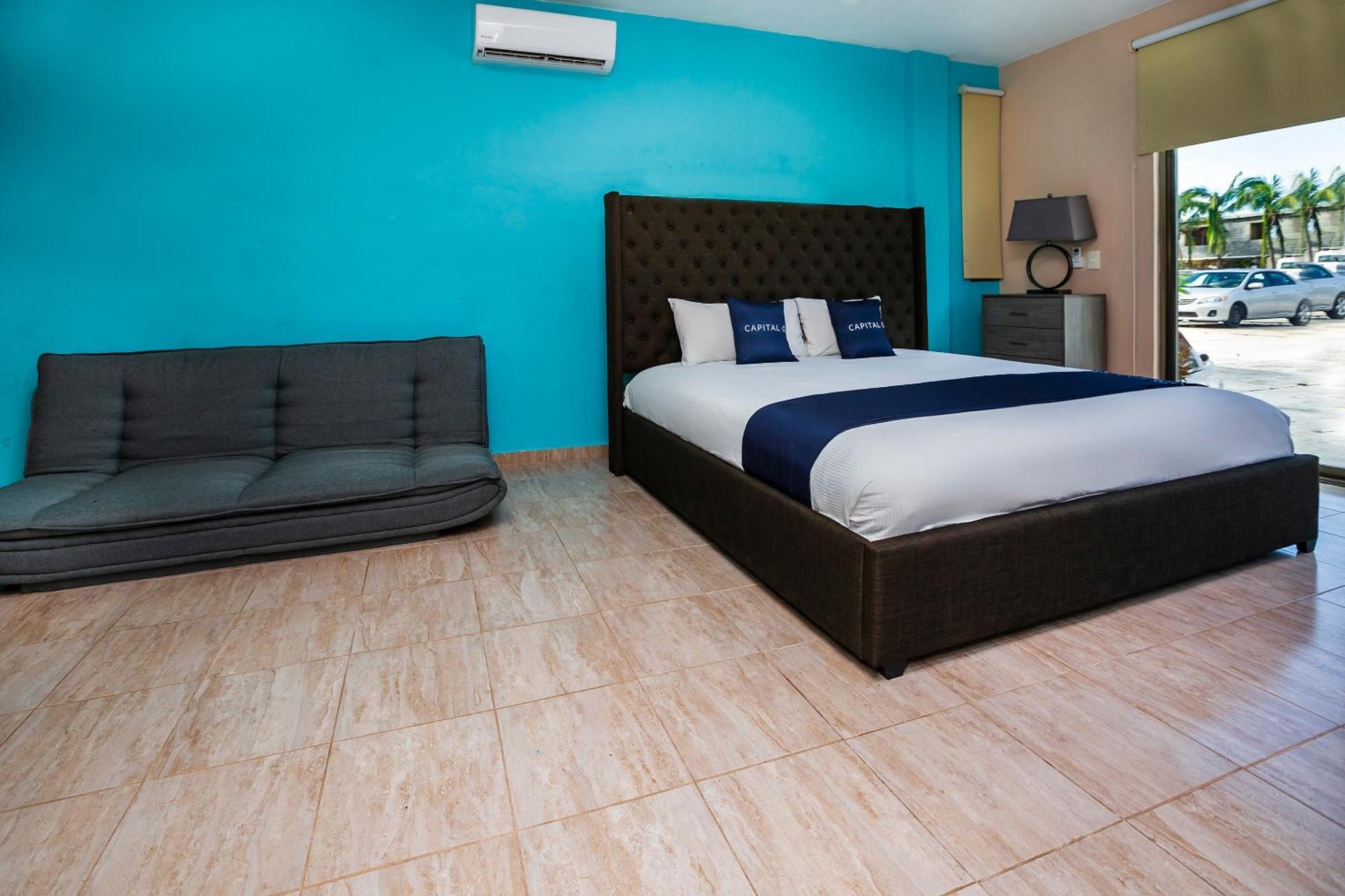 Capital O Cancun International Airport 24 7 Екстер'єр фото
